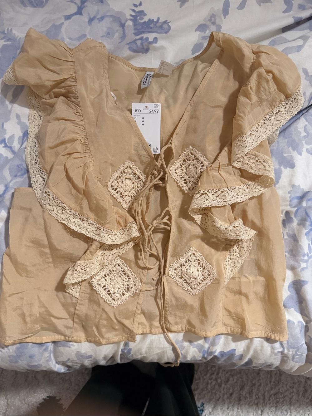 NWT H&M Women's Cream Lace-Trim Tie-Front Blouse